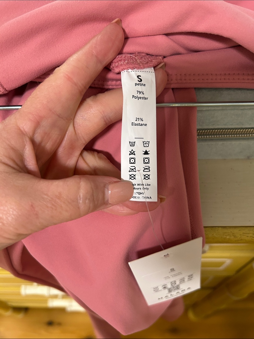 HALARA Rose-Tint High-Waist Flare Leggings NWT - Picture 4 of 5